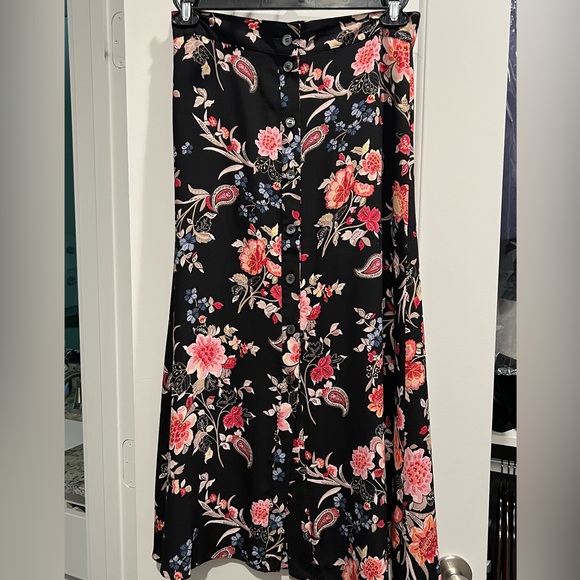 LOFT Skirts Nwt Loft Maxi Skirt Black Floral Poshmark